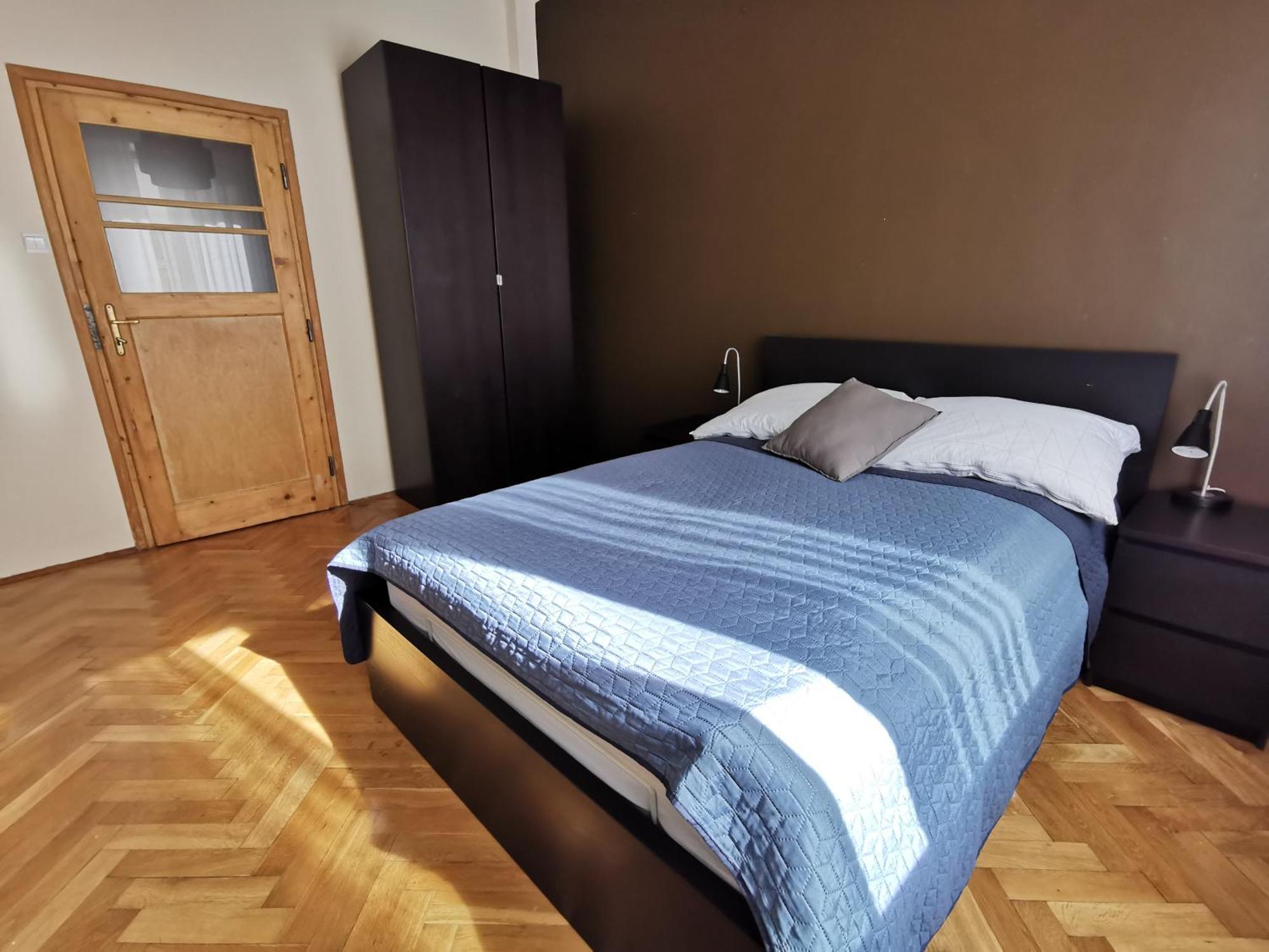 Cozy Spacious With Balcony Apartment Krakow